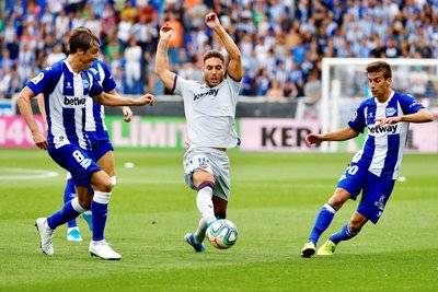 西甲焦点战:阿拉维斯VS西班牙人深度剖析